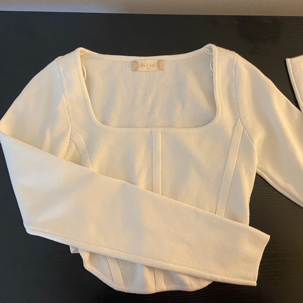 Altar’d State white long sleeve crop shirt xs
